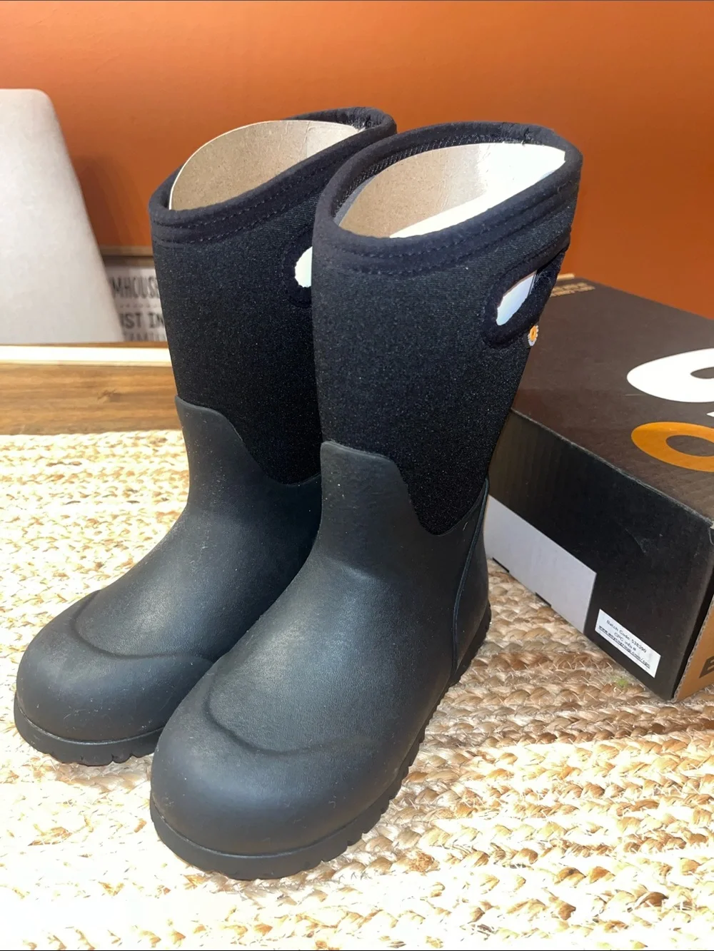 New in Box Bogs Black Pull-On Waterproof Kids' Boot size 13